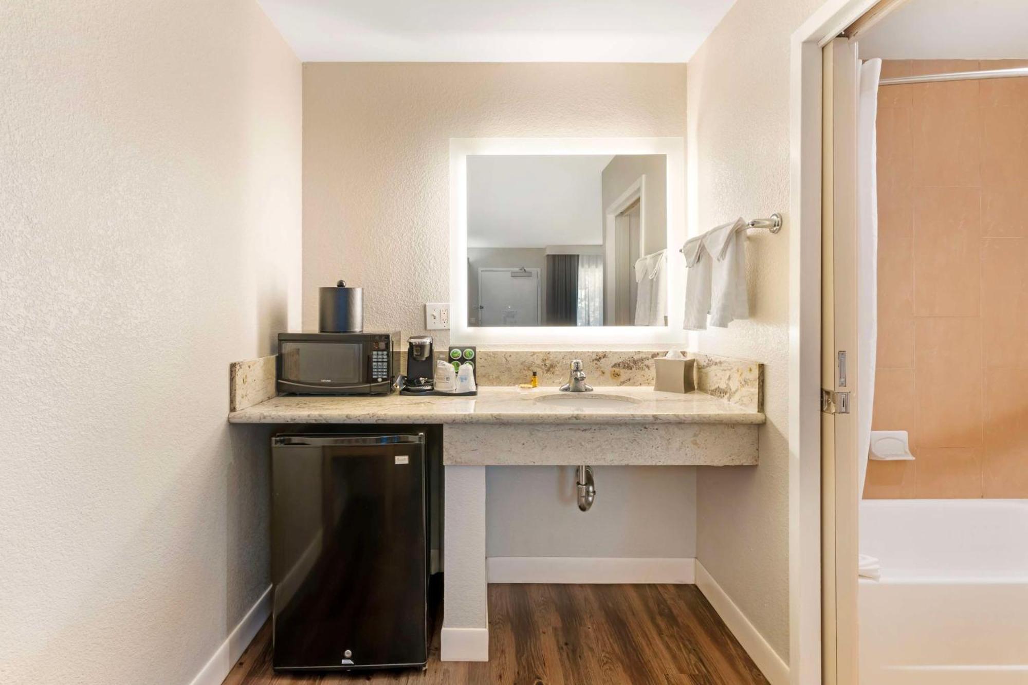 Best Western Plus Rancho Cordova Inn Extérieur photo