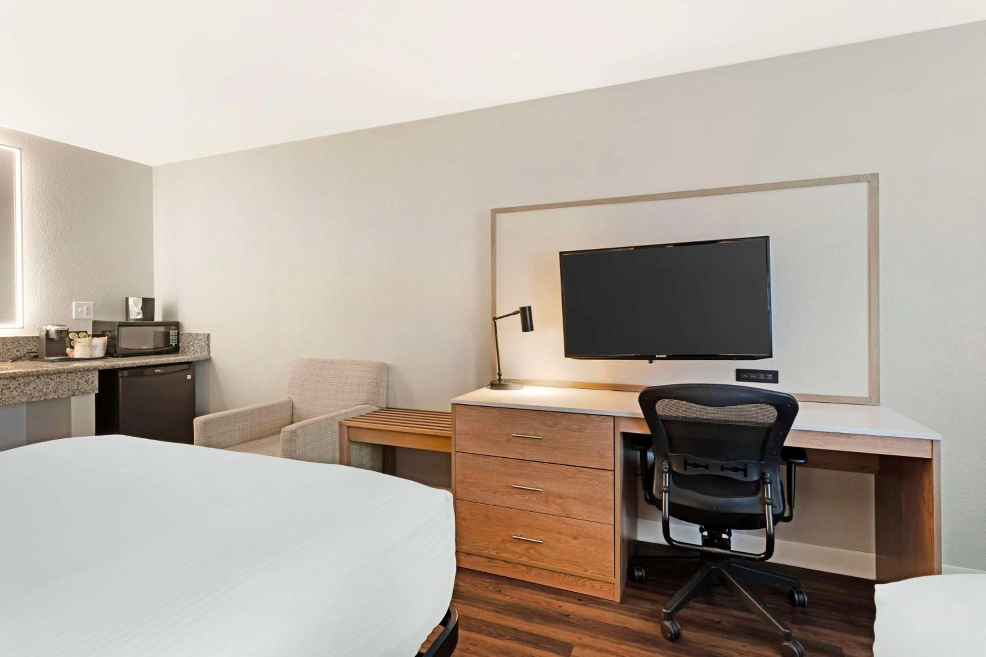 Best Western Plus Rancho Cordova Inn Extérieur photo