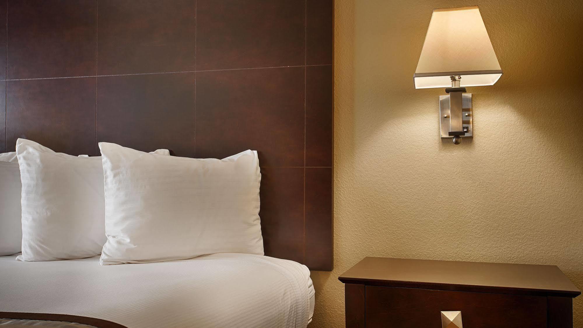 Best Western Plus Rancho Cordova Inn Extérieur photo