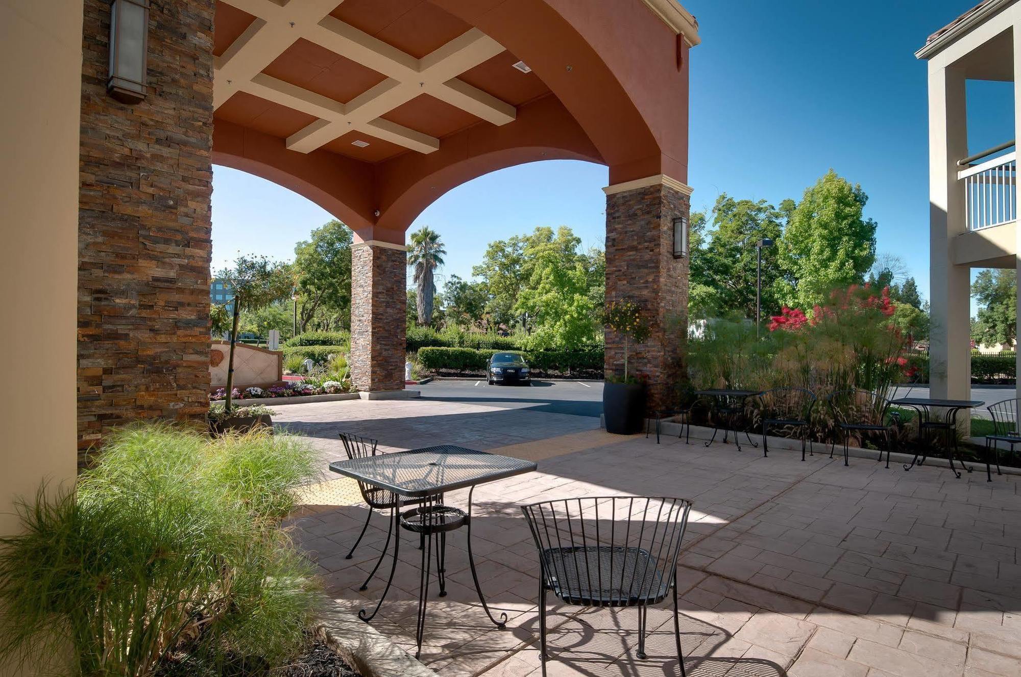 Best Western Plus Rancho Cordova Inn Extérieur photo